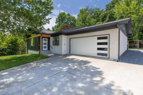 Mid-century Modern Impeccable Remodel with Hot Tub